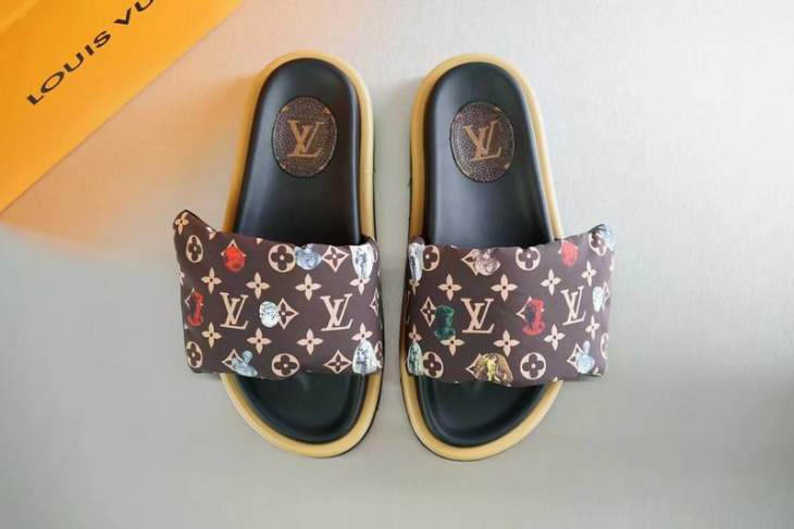 Picture of Louis Vuitton Slippers _SKULVsz35-45mnf02161152